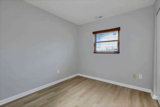 Building Photo - 1634 S James Rd