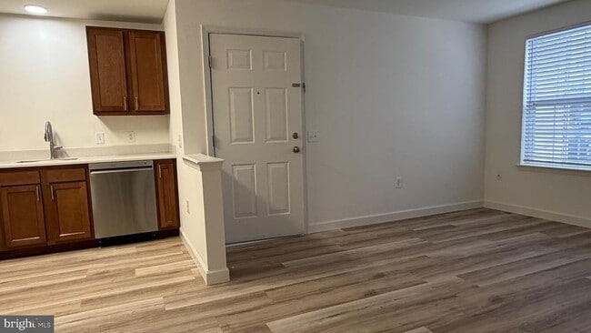 Building Photo - 38 Sequoia Dr