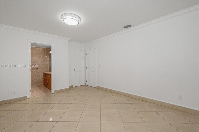 Building Photo - 2545 NE 207th St