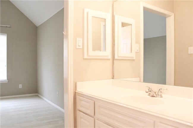 Building Photo - 7222 Ellaview Ln