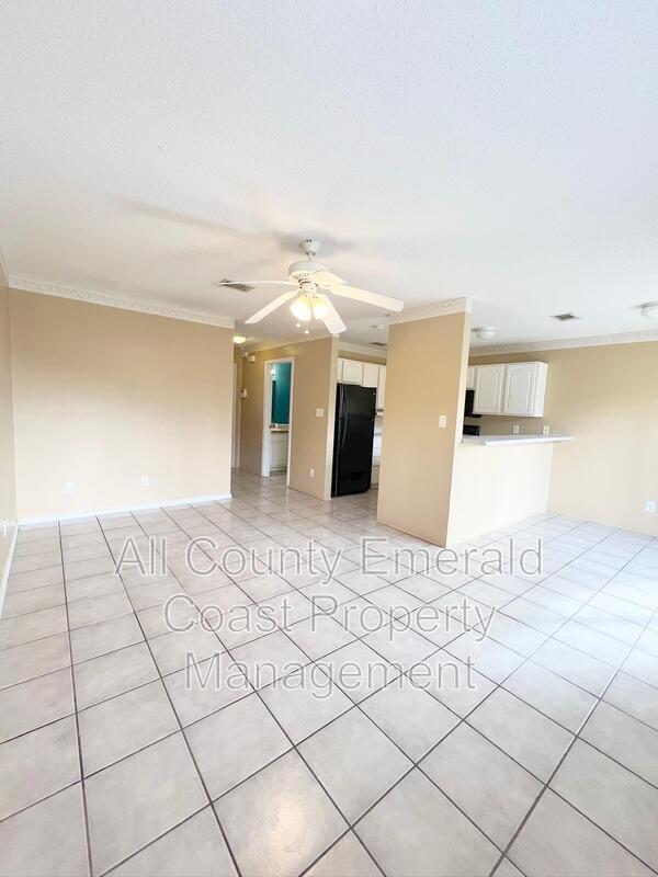 Building Photo - 34 Harbeson Ave NE