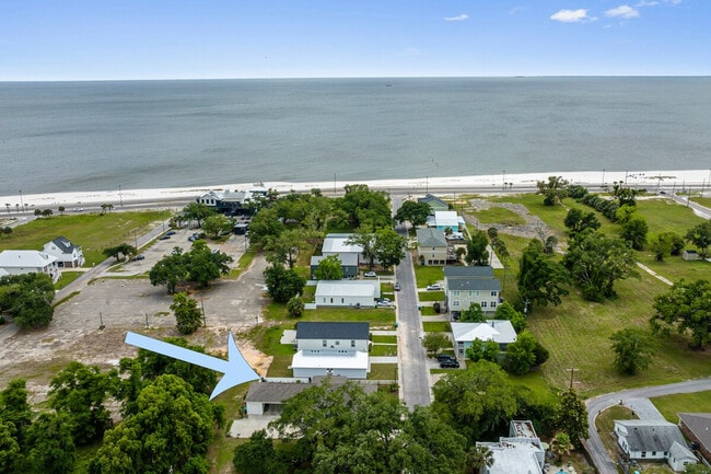 Building Photo - 164 Markham Dr