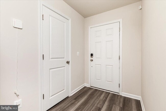 Building Photo - 140 Tye Ct