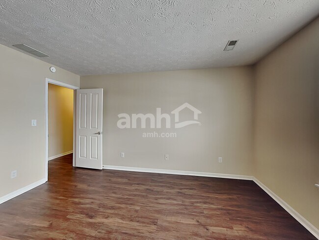 Building Photo - 6002 Candlewick Dr