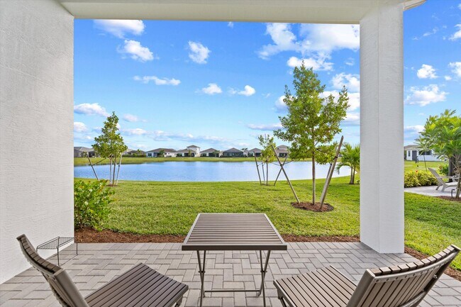 Building Photo - 4823 St Armands Way