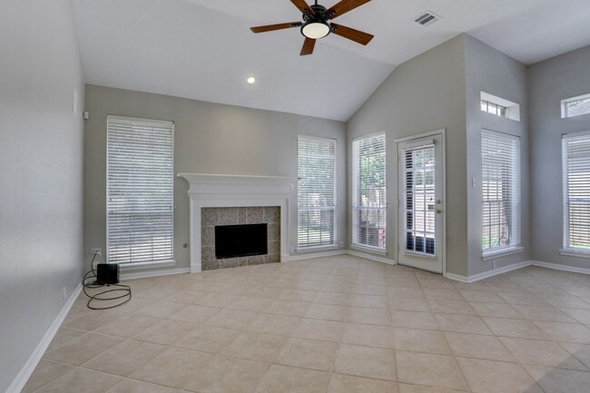 Building Photo - 14019 Lake Trail Dr