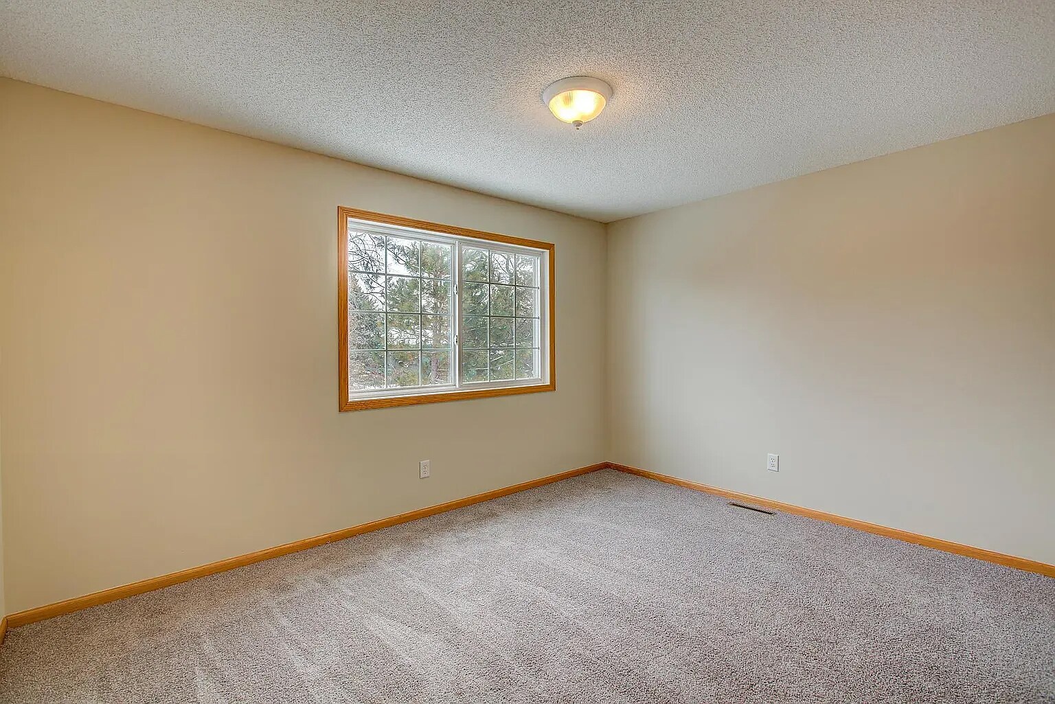 Building Photo - 321 Heritage Trl