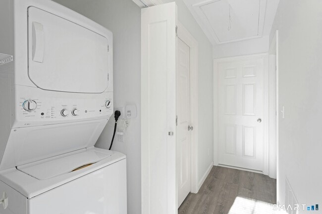 Building Photo - 377 Hope St