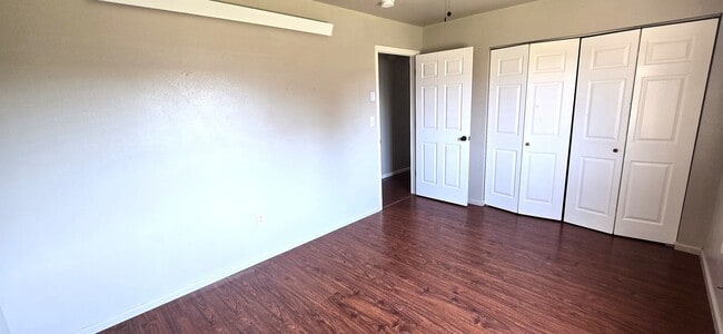 Building Photo - 5 Bedroom, 2 Bathroom Home For Rent In Wes...