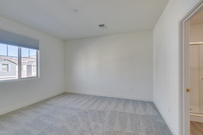 Building Photo - 160 Silver Run Ln