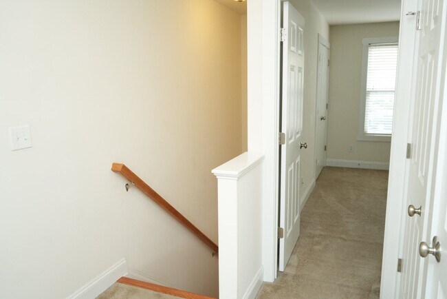 Building Photo - 306 Marquette Ct