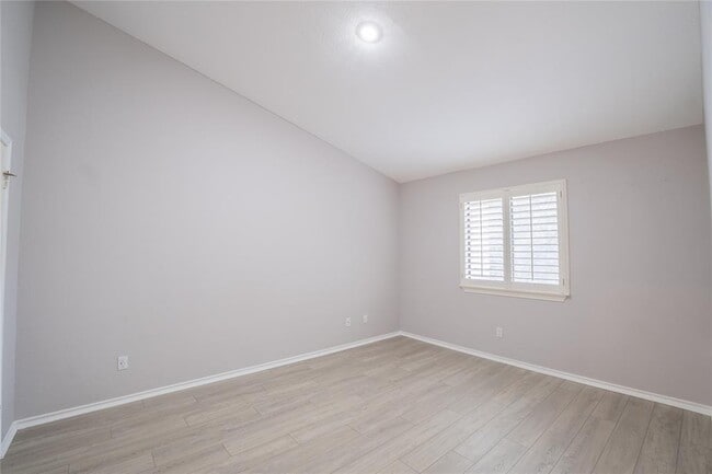 Building Photo - 8200 Neely Dr