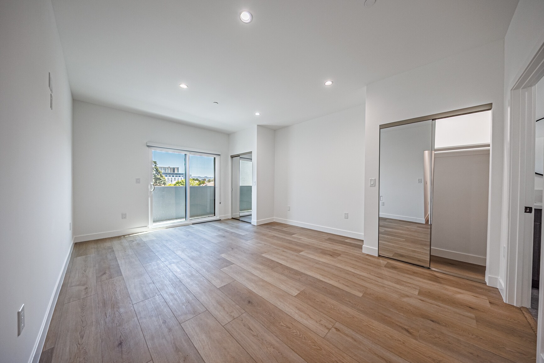 Building Photo - 11311 Collins St