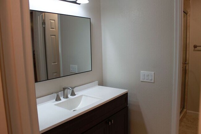 Building Photo - Awesome Mesa Location! Recker and Brown