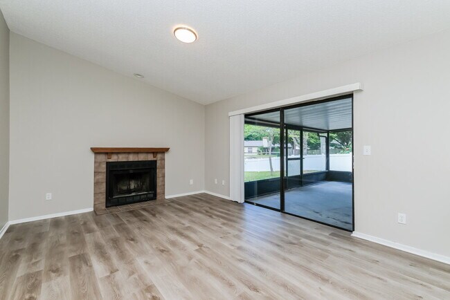 Building Photo - 11211 Fiddlewood Dr