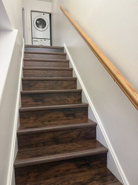 Building Photo - 5909 Mayflower Ct