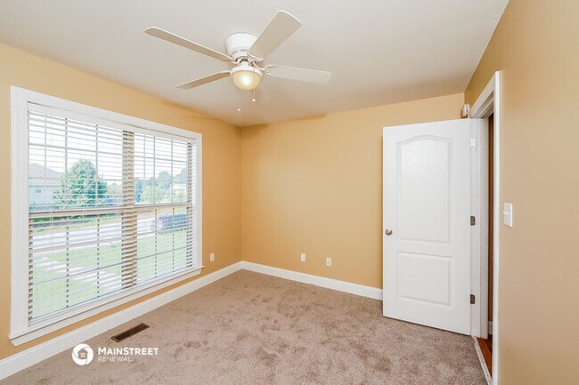 Building Photo - 680 Starlite Dr