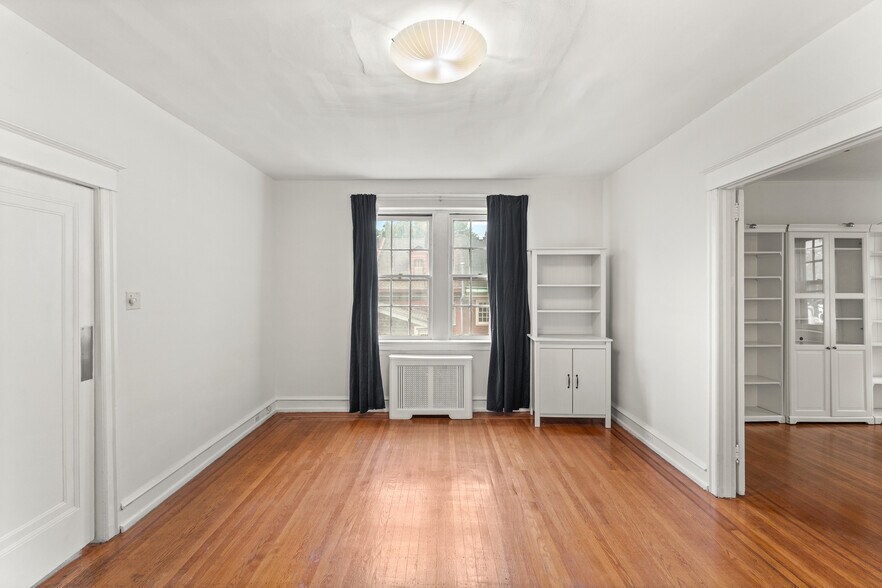 Building Photo - 409 Pine St