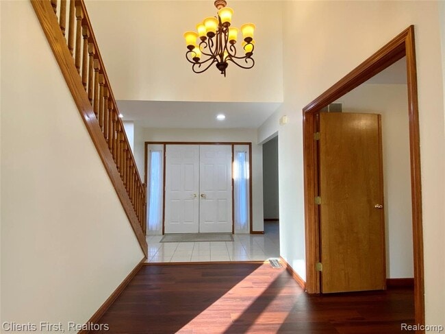 Building Photo - 7233 Oakwood Dr