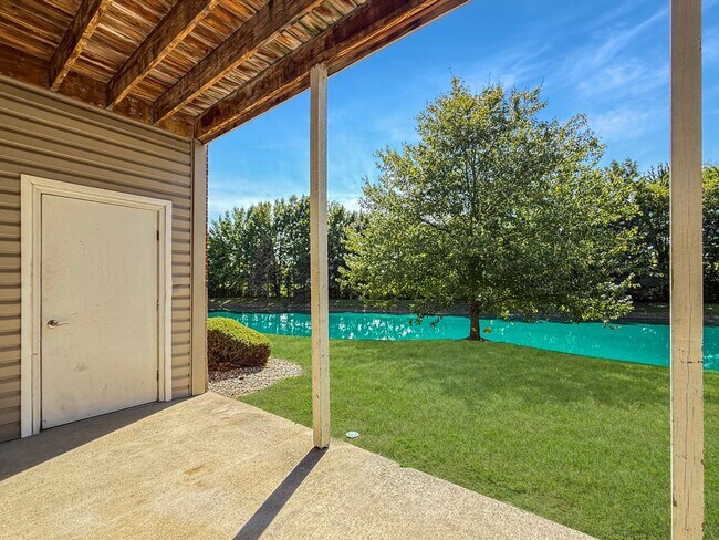 Building Photo - Grand Lakeside Escape: Spacious 3-Bedroom ...