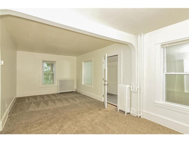 Building Photo - 250 N Irving Ave