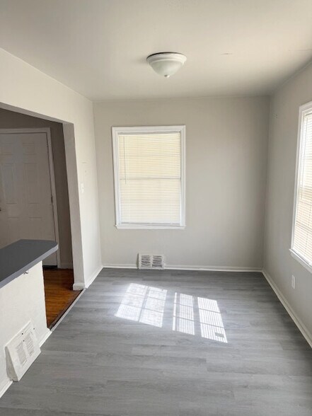 Building Photo - 20155 Revere St