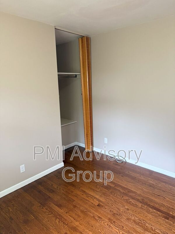 Building Photo - 5701 SW 15th St