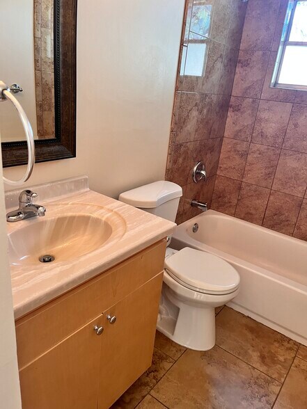 Bathroom - 2658 Mangrove St