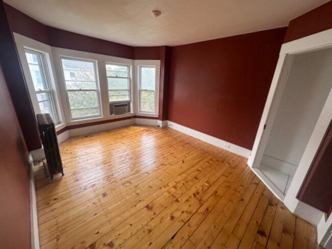 Building Photo - 56 Laurel St