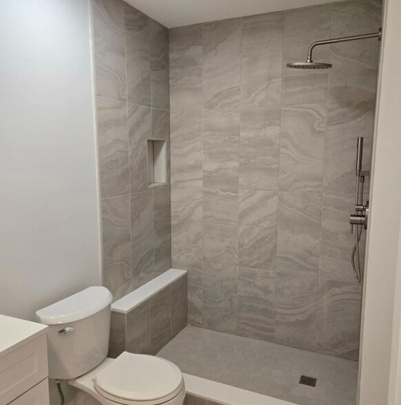 Building Photo - 5 Mountain Ct