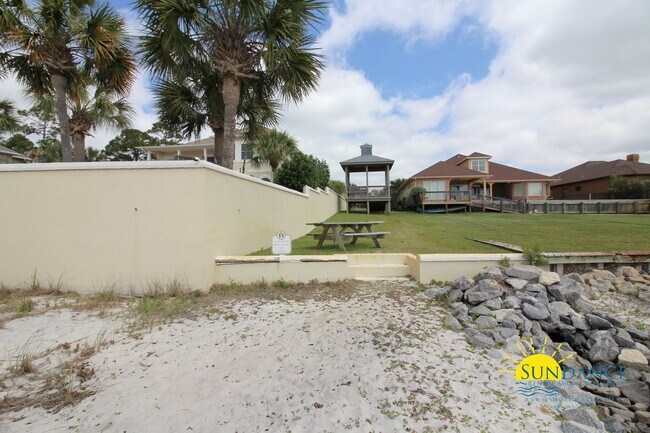 Building Photo - Efficient Solar 4-Bedroom Home in Navarre’s La Fontaine Gated Community with Deeded Beach Access!