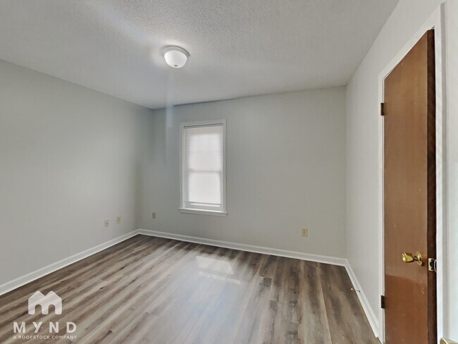Building Photo - 3859 Hyacinth Dr