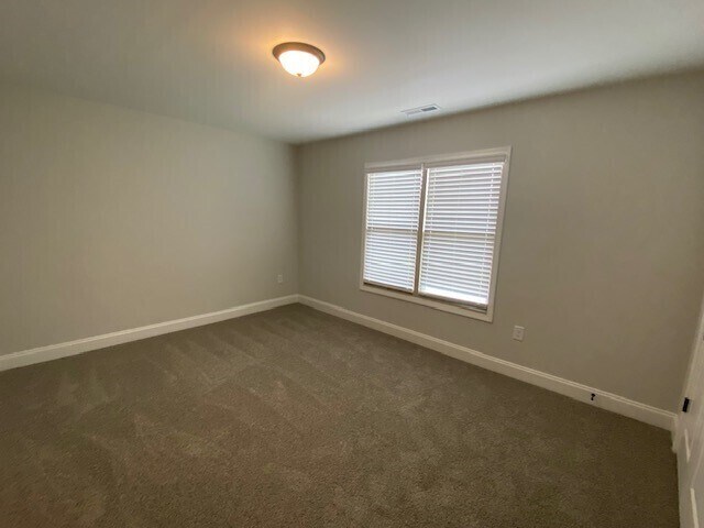 Building Photo - 3 Bedroom 2.5 bath House