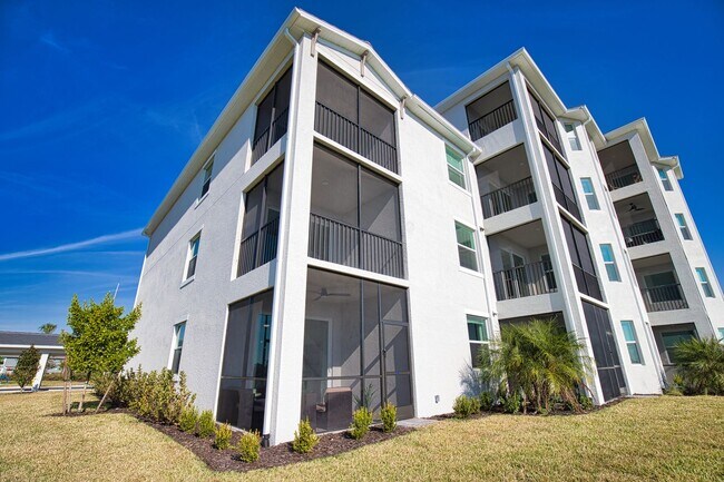 Building Photo - Seasonal Short-Term 3 Bedroom 2 Bathroom First Floor Condo located in Wellen Golf & Country Club!