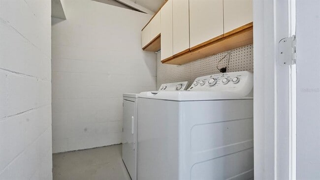 Building Photo - 11717 Wesson Cir E