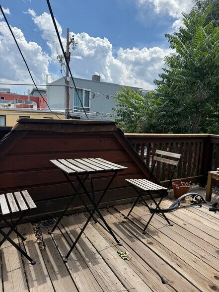 Private 2nd floor balcony - 2012 Spruce St