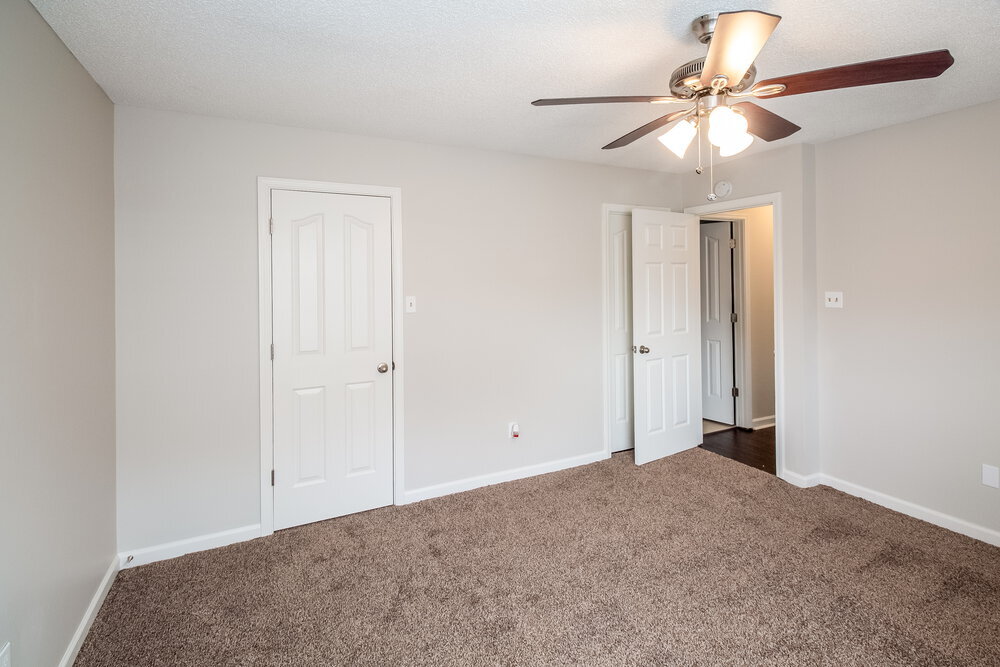 Building Photo - 6844 Charlotte Dr