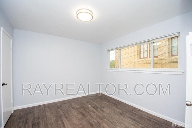 Building Photo - 459 Jersey St
