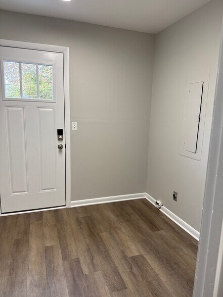 Building Photo - 1247 Pleasant View Dr