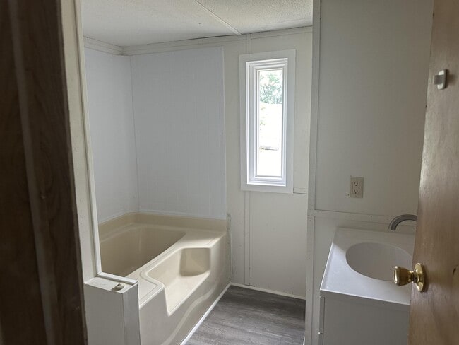 Building Photo - 251 Pebble Rock Cir