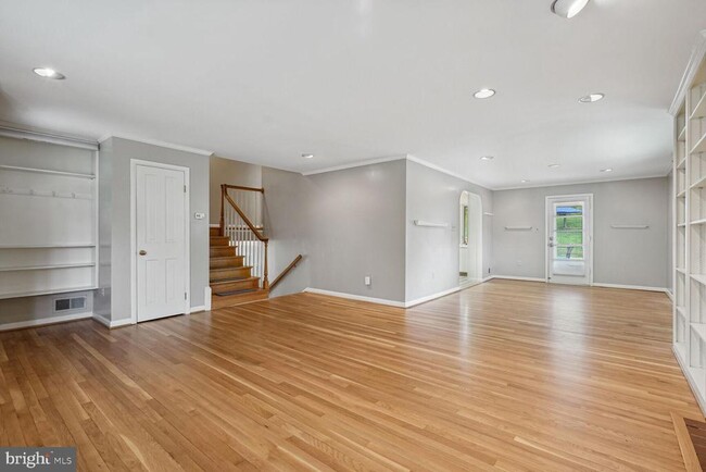 Building Photo - 1063 Carper St