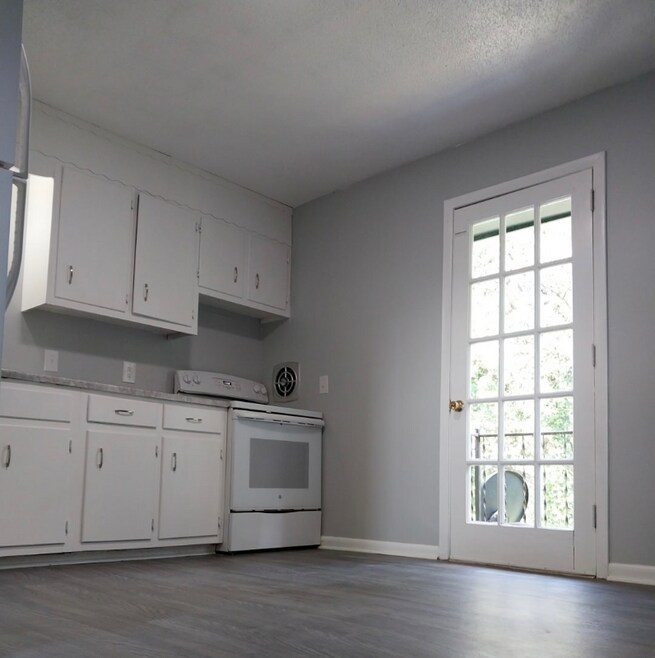 Building Photo - 145 Hendricks Blvd