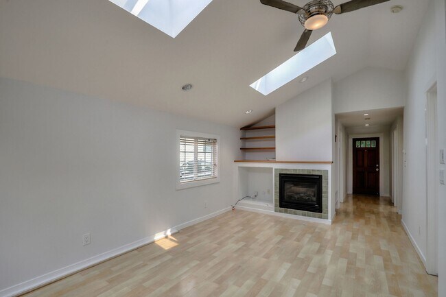 Building Photo - 3669 Madrone Ave