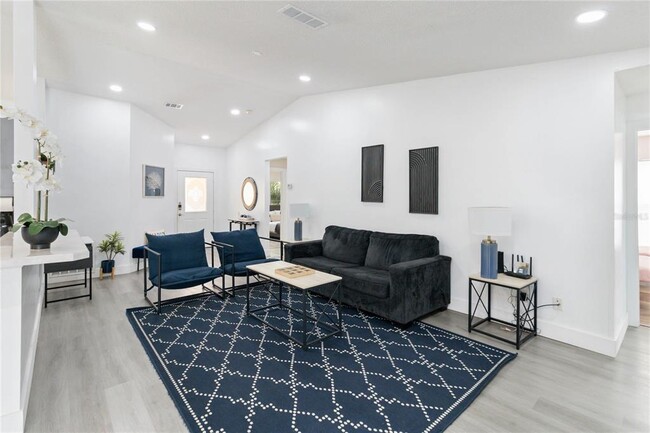 Building Photo - 7803 Laurel Oak Ln