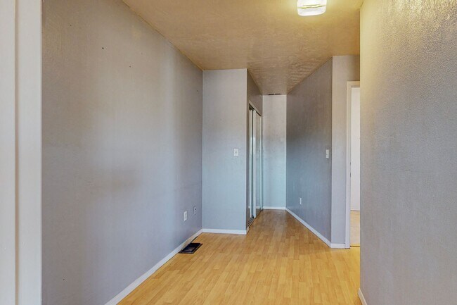 Building Photo - 2830 Floral Rd NW