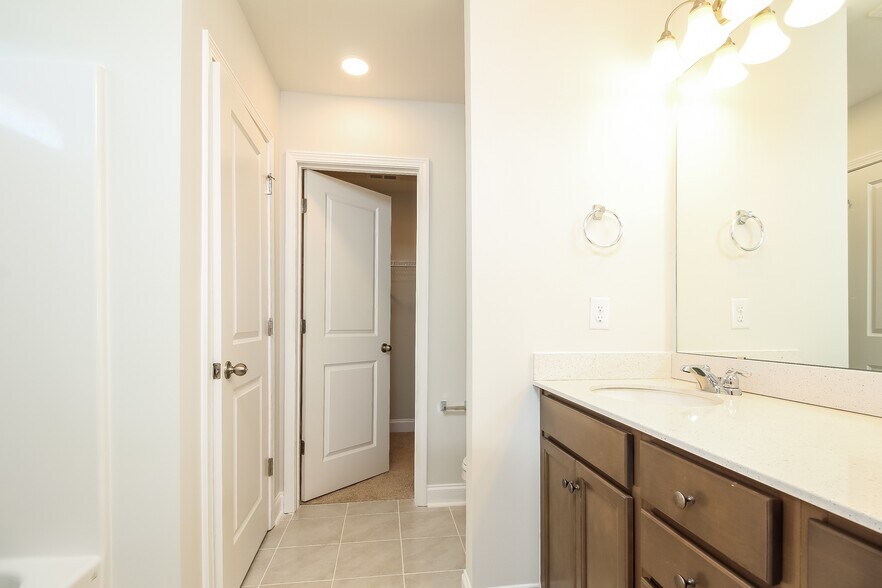 Building Photo - 116 Renwood Rd