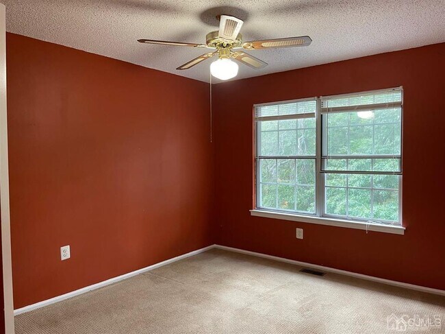 Building Photo - 401 Hadleigh Ln