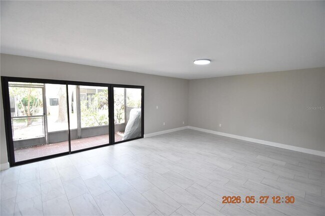 Building Photo - 877 114th Ave N