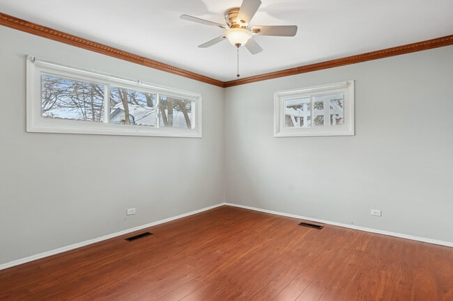 Building Photo - 1902 N Washington St