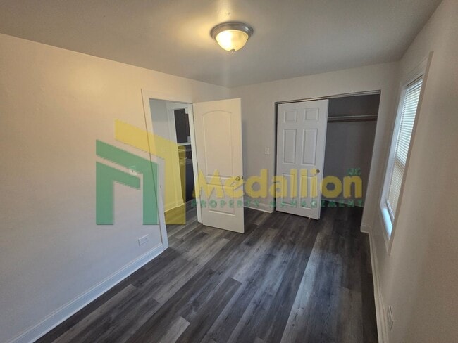 Building Photo - Updated 3-Bedroom Single-Level Home with Backyard Space